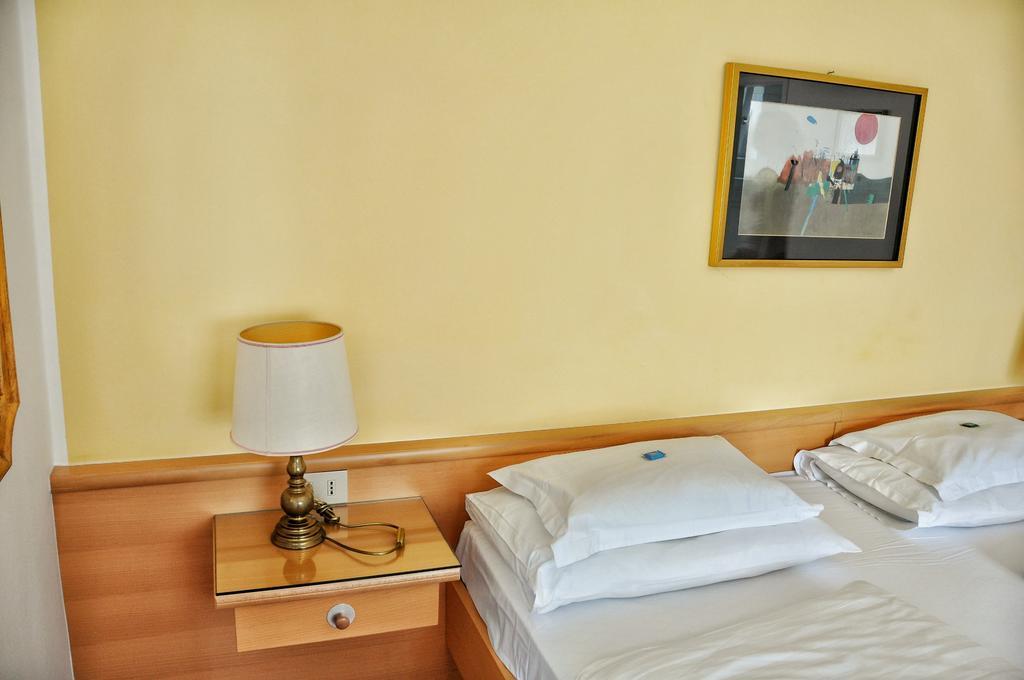 Hotel Zima Merano Room photo